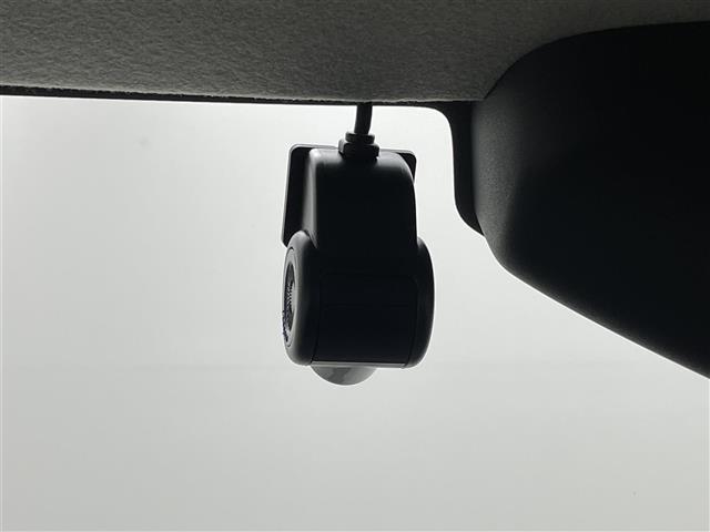 スペーシアカスタム ハイブリッドＸＳ　純正９インチナビ　全方位カメラ　両側パワースライド　ドライブレコーダー　追従型クルーズコントロール　シートヒーター　ステアリングヒーター　オートブレーキホールド　衝突軽減ブレーキ　ハーフレザーシート（6枚目）