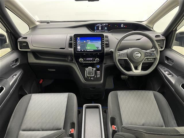 セレナ ｅ－パワー　ハイウェイスターＶ　純正１０インチナビ　純正フリップダウンモニター　全方位カメラ　プロパイロット　両側電動スライド　ビルトインＥＴＣ　ＬＥＤヘッドライト　ドライブレコーダー　デジタルインナーミラー　オートハイビーム（12枚目）