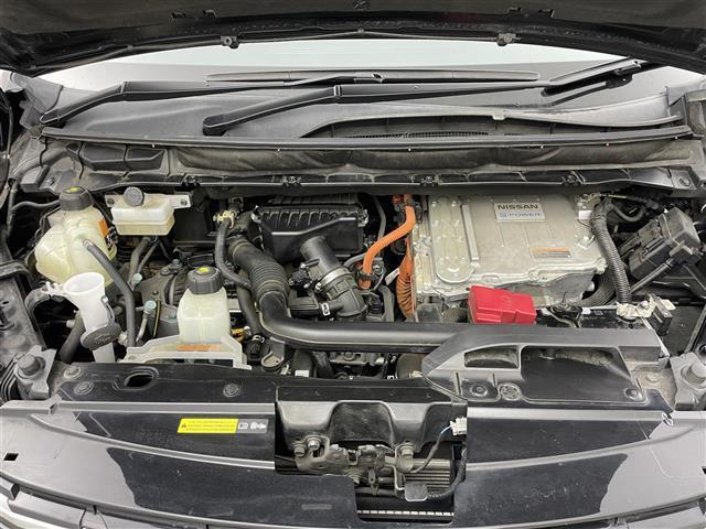 セレナ ｅ－パワー　ハイウェイスターＶ　純正１０インチナビ　純正フリップダウンモニター　全方位カメラ　プロパイロット　両側電動スライド　ビルトインＥＴＣ　ＬＥＤヘッドライト　ドライブレコーダー　デジタルインナーミラー　オートハイビーム（21枚目）