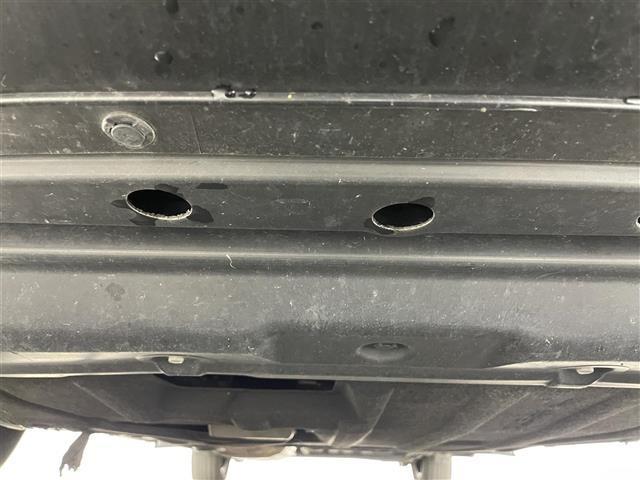 セレナ ｅ－パワー　ハイウェイスターＶ　純正１０インチナビ　純正フリップダウンモニター　全方位カメラ　プロパイロット　両側電動スライド　ビルトインＥＴＣ　ＬＥＤヘッドライト　ドライブレコーダー　デジタルインナーミラー　オートハイビーム（23枚目）