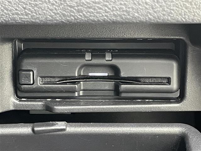 セレナ ｅ－パワー　ハイウェイスターＶ　純正１０インチナビ　純正フリップダウンモニター　全方位カメラ　プロパイロット　両側電動スライド　ビルトインＥＴＣ　ＬＥＤヘッドライト　ドライブレコーダー　デジタルインナーミラー　オートハイビーム（34枚目）