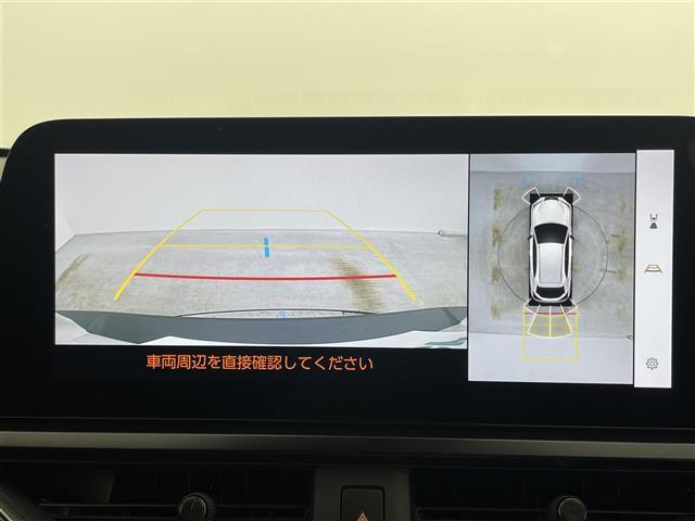 �y�S���ʃ��j�^�[�z�܂�ŃN���}��^�ォ�猩���낵�����̂悤�Ȏ��_�Œ��Ԃ��T�|�[�g���܂��I�N���}�̎΂ߌ���^���ȂǁA�O�㍶�E�̂S�̃J�����̉f������������āA���j�^�[�ɉf���o����܂��B