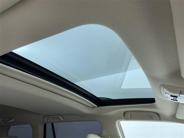 【サンルーフ】解放感溢れるサンルーフ！！車内には爽やかな風や太陽の穏やかな光が差し込みます♪