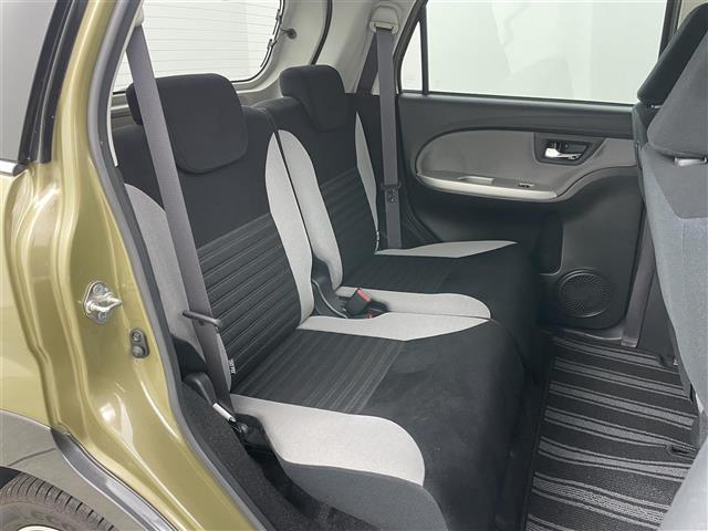 【後部座席】『後部座席周辺』の画像になります。写真の内容に関してご不明点、ご質問等がございましたらお気軽にガリバー店舗までお問い合わせください。