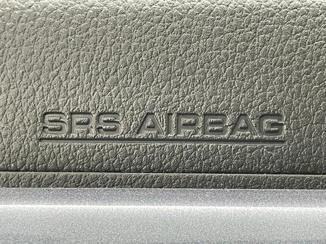 【運転席操作部】『運転席周辺の装備』の画像になります。快適なドライブを楽しむための機能が装備されています！運転席から触れるので使いやすいです！