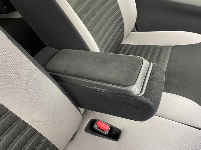 【運転席】『運転席周辺』の画像になります。写真の内容に関してご不明点、ご質問等がございましたらお気軽にガリバー店舗までお問い合わせください。