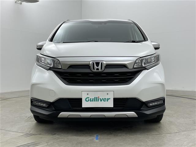 フリードハイブリッド ハイブリッド・クロスターホンダセンシング　８インチナビ　フリップダウンモニター　両側パワースライドドア　衝突軽減ブレーキ　レーダークルーズコントロール　ドライブレコーダー　シートヒーター　バックカメラ　ビルトインＥＴＣ　ＬＥＤヘッドライト（17枚目）