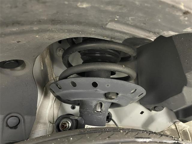 フリードハイブリッド ハイブリッド・クロスターホンダセンシング　８インチナビ　フリップダウンモニター　両側パワースライドドア　衝突軽減ブレーキ　レーダークルーズコントロール　ドライブレコーダー　シートヒーター　バックカメラ　ビルトインＥＴＣ　ＬＥＤヘッドライト（22枚目）