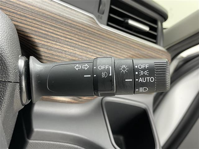 フリードハイブリッド ハイブリッド・クロスターホンダセンシング　８インチナビ　フリップダウンモニター　両側パワースライドドア　衝突軽減ブレーキ　レーダークルーズコントロール　ドライブレコーダー　シートヒーター　バックカメラ　ビルトインＥＴＣ　ＬＥＤヘッドライト（30枚目）