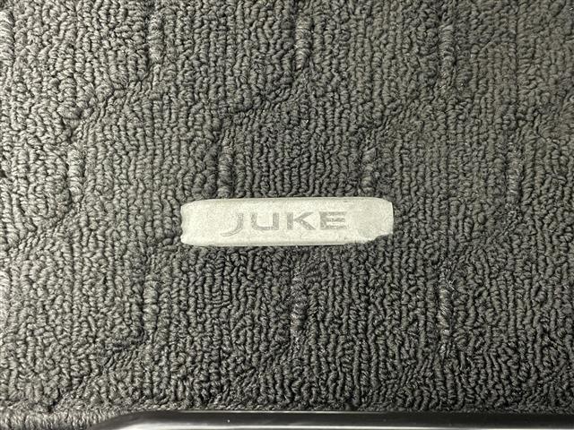 ジューク １５ＲＸ　７型ナビ　ＥＴＣ　バックカメラ　ドライブレコーダー　デジタルインナーミラー　Ｂｌｕｅｔｏｏｔｈ　ＨＩＤヘッドライト　スマートキー　ＣＤ／ＤＶＤ　ミュージックサーバー　フロアマット　純正アルミホイール（13枚目）