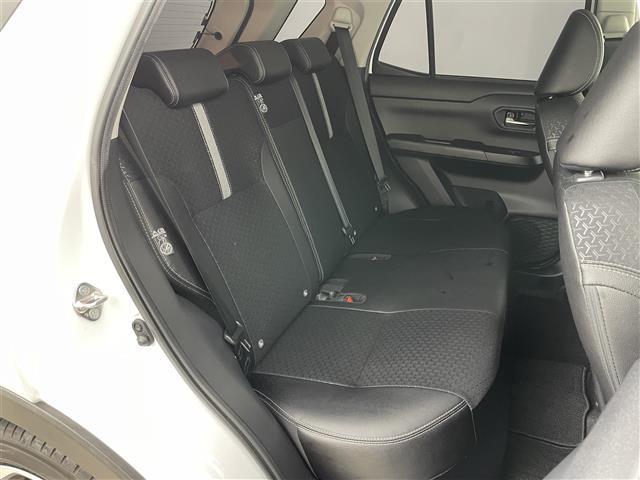 ロッキー プレミアムＧ　ＨＥＶ　純正９インチナビ　パノラマモニター　ドライブレコーダー　ＬＥＤライト　レーダークルーズコントロール　シートヒーター　ハーフレザーシート　プッシュスタート　オートライト　地デジＴＶ　衝突軽減ブレーキ（9枚目）