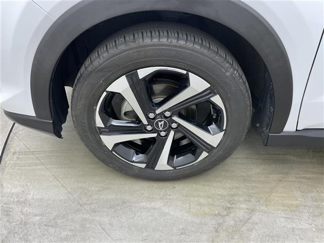 ロッキー プレミアムＧ　ＨＥＶ　純正９インチナビ　パノラマモニター　ドライブレコーダー　ＬＥＤライト　レーダークルーズコントロール　シートヒーター　ハーフレザーシート　プッシュスタート　オートライト　地デジＴＶ　衝突軽減ブレーキ（16枚目）