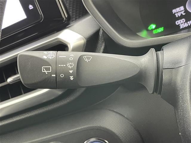 ロッキー プレミアムＧ　ＨＥＶ　純正９インチナビ　パノラマモニター　ドライブレコーダー　ＬＥＤライト　レーダークルーズコントロール　シートヒーター　ハーフレザーシート　プッシュスタート　オートライト　地デジＴＶ　衝突軽減ブレーキ（32枚目）