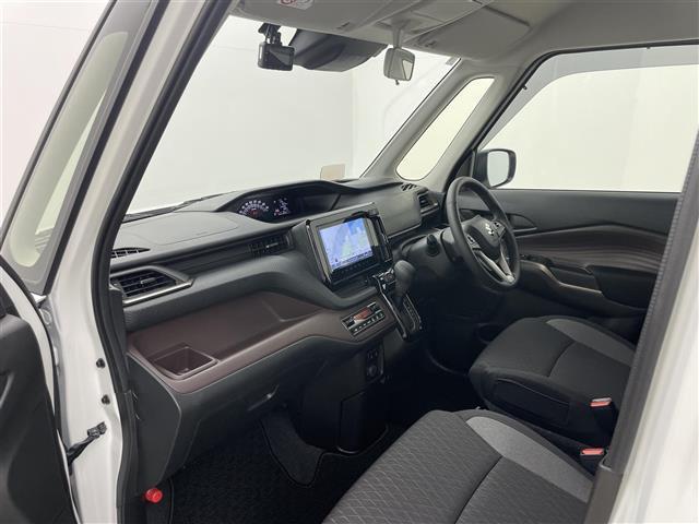 ソリオバンディット ハイブリッドＭＶ　ワンオーナー　純正ディスプレイオーディオ　全方位カメラ　ブラインドスポットモニター　両側パワースライドドア　前席シートヒーター　レーダークルーズコントロール　ドライブレコーダー　衝突被害軽減システム（9枚目）