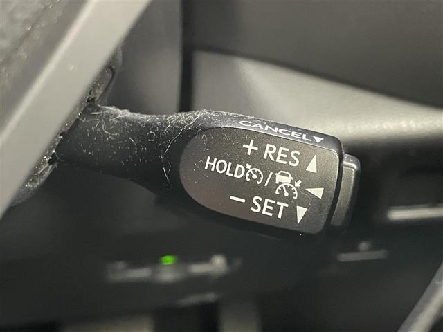 Ｃ－ＨＲ Ｇ　モード　ネロ　セーフティプラス　８型ディスプレイ　パノラマミックビューモニター　ハーフレザーシート　シートヒーター　ビルトインＥＴＣ　前後ドライブレコーダー　トヨタセーフティーセンス　コーナーセンサー　ＬＥＤヘッドライト　フォグ（4枚目）