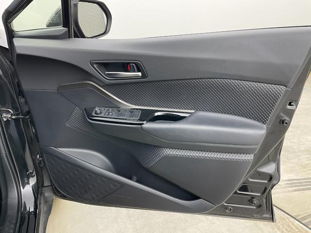 Ｃ－ＨＲ Ｇ　モード　ネロ　セーフティプラス　８型ディスプレイ　パノラマミックビューモニター　ハーフレザーシート　シートヒーター　ビルトインＥＴＣ　前後ドライブレコーダー　トヨタセーフティーセンス　コーナーセンサー　ＬＥＤヘッドライト　フォグ（50枚目）