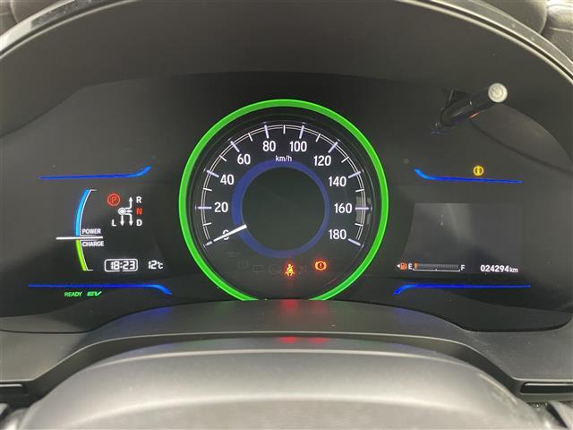 シャトル ハイブリッドＸ　純正ナビ　バックカメラ　衝突軽減ブレーキ　クルーズコントロール　ハーフレザーシート　前後ドライブレコーダー　ビルトインＥＴＣ　ＬＥＤヘッドライト　フォグライト　パドルシフト　スマートキー２本　マット（4枚目）