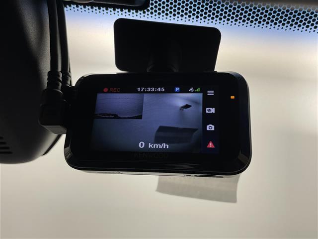 シャトル ハイブリッドＸ　純正ナビ　バックカメラ　衝突軽減ブレーキ　クルーズコントロール　ハーフレザーシート　前後ドライブレコーダー　ビルトインＥＴＣ　ＬＥＤヘッドライト　フォグライト　パドルシフト　スマートキー２本　マット（7枚目）