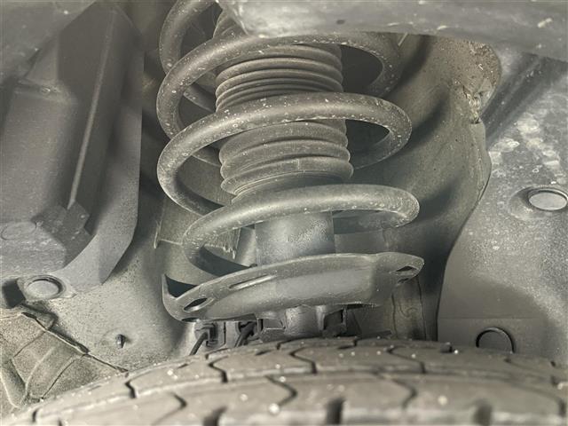 シャトル ハイブリッドＸ　純正ナビ　バックカメラ　衝突軽減ブレーキ　クルーズコントロール　ハーフレザーシート　前後ドライブレコーダー　ビルトインＥＴＣ　ＬＥＤヘッドライト　フォグライト　パドルシフト　スマートキー２本　マット（22枚目）