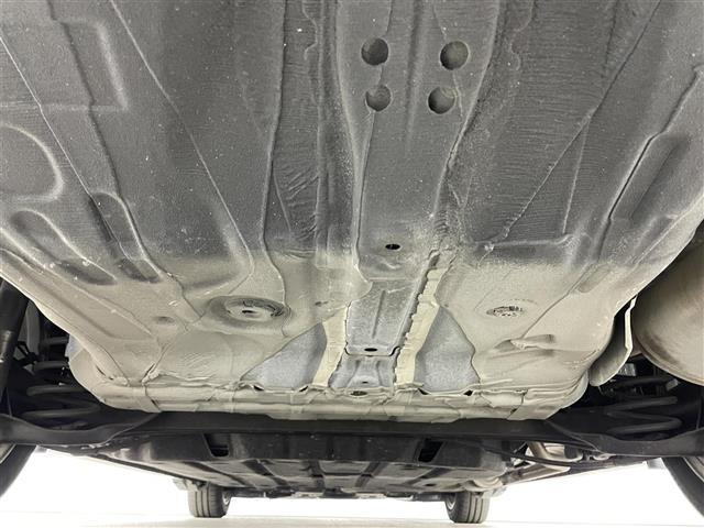 シャトル ハイブリッドＸ　純正ナビ　バックカメラ　衝突軽減ブレーキ　クルーズコントロール　ハーフレザーシート　前後ドライブレコーダー　ビルトインＥＴＣ　ＬＥＤヘッドライト　フォグライト　パドルシフト　スマートキー２本　マット（23枚目）