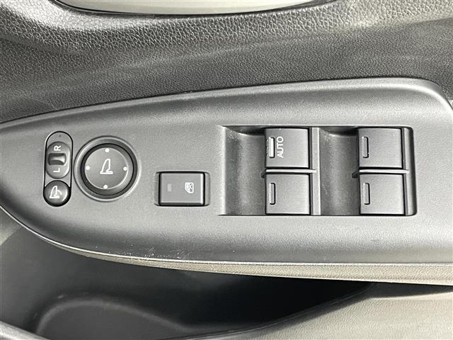 シャトル ハイブリッドＸ　純正ナビ　バックカメラ　衝突軽減ブレーキ　クルーズコントロール　ハーフレザーシート　前後ドライブレコーダー　ビルトインＥＴＣ　ＬＥＤヘッドライト　フォグライト　パドルシフト　スマートキー２本　マット（41枚目）