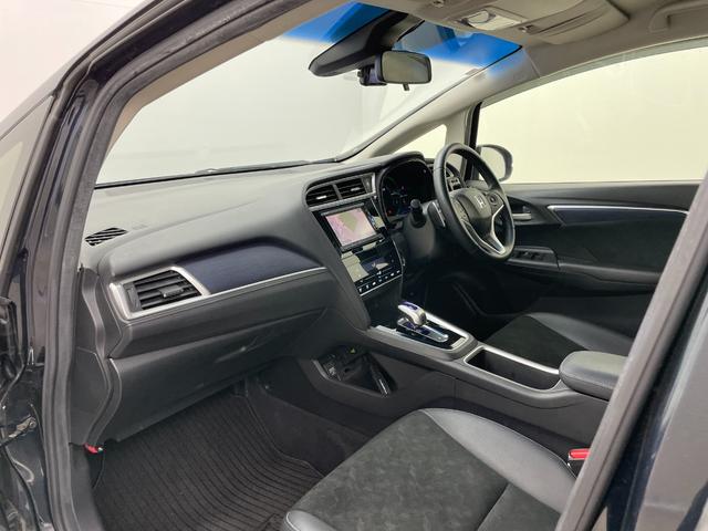 シャトル ハイブリッドＸ　純正ナビ　バックカメラ　衝突軽減ブレーキ　クルーズコントロール　ハーフレザーシート　前後ドライブレコーダー　ビルトインＥＴＣ　ＬＥＤヘッドライト　フォグライト　パドルシフト　スマートキー２本　マット（52枚目）