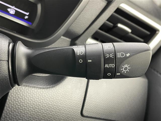 【運転席操作部】『運転席周辺の装備』の画像になります。快適なドライブを楽しむための機能が装備されています！運転席から触れるので使いやすいです！