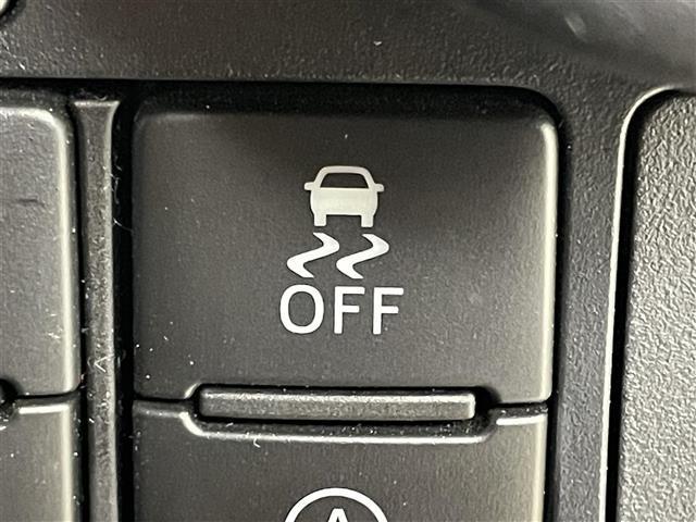 【運転席操作部】『運転席周辺の装備』の画像になります。快適なドライブを楽しむための機能が装備されています！運転席から触れるので使いやすいです！