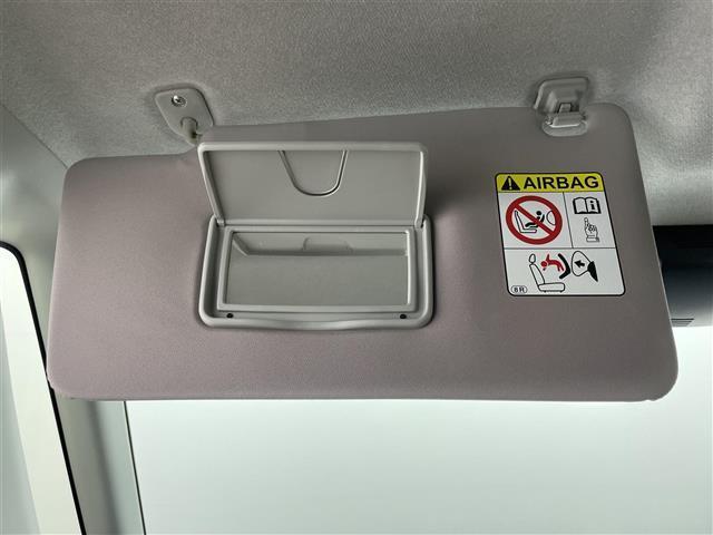 【バックミラー】『バックミラー周辺』の画像になります。写真の内容に関してご不明点、ご質問等がございましたらお気軽にガリバー店舗までお問い合わせください。