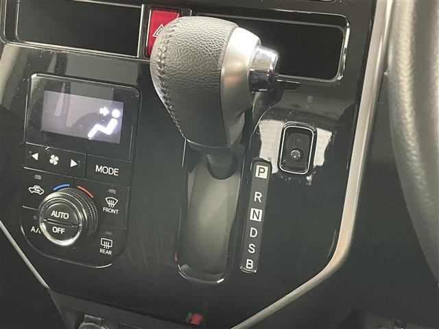 【シフトレバー】『シフトレバー』の画像になります。写真の内容に関してご不明点、ご質問等がございましたらお気軽にガリバー店舗までお問い合わせください。