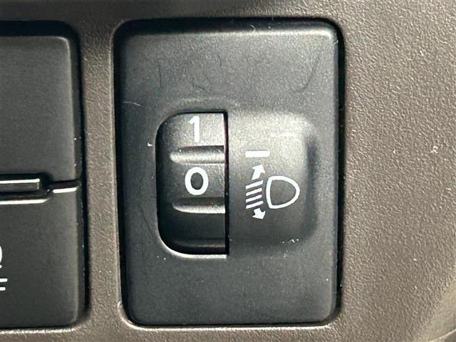 ルーミー Ｇ－Ｔ　純正９インチナビ　パノラミックビューモニター　両側パワースライドドア　衝突軽減ブレーキ　ドライブレコーダー　クルーズコントロール　オートハイビーム　オートライト　ビルトインＥＴＣ　ＬＥＤヘッドライト（38枚目）