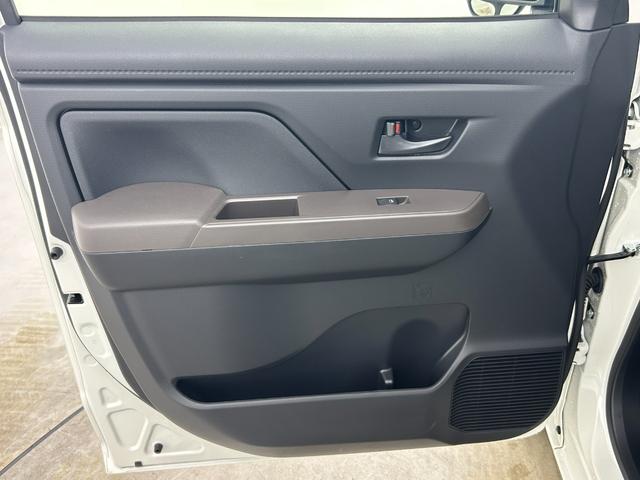 ルーミー Ｇ－Ｔ　純正９インチナビ　パノラミックビューモニター　両側パワースライドドア　衝突軽減ブレーキ　ドライブレコーダー　クルーズコントロール　オートハイビーム　オートライト　ビルトインＥＴＣ　ＬＥＤヘッドライト（49枚目）