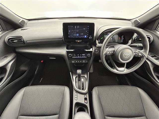 ヤリスクロス ハイブリッドＺ　純正８インチナビ　パノラミックビューモニター　シートヒーター　ステアリングヒーター　ドライブレコーダー　ビルトインＥＴＣ　ＬＥＤヘッドライト　オートハイビーム　ブラインドスポットモニター　スマートキー（12枚目）