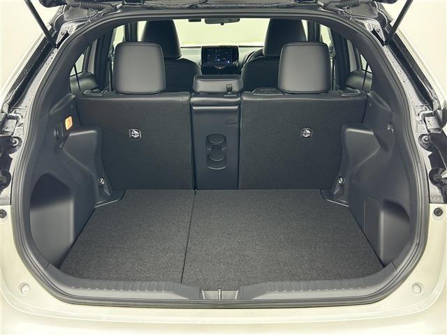 ヤリスクロス ハイブリッドＺ　純正８インチナビ　パノラミックビューモニター　シートヒーター　ステアリングヒーター　ドライブレコーダー　ビルトインＥＴＣ　ＬＥＤヘッドライト　オートハイビーム　ブラインドスポットモニター　スマートキー（14枚目）