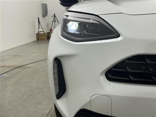 ヤリスクロス ハイブリッドＺ　純正８インチナビ　パノラミックビューモニター　シートヒーター　ステアリングヒーター　ドライブレコーダー　ビルトインＥＴＣ　ＬＥＤヘッドライト　オートハイビーム　ブラインドスポットモニター　スマートキー（16枚目）