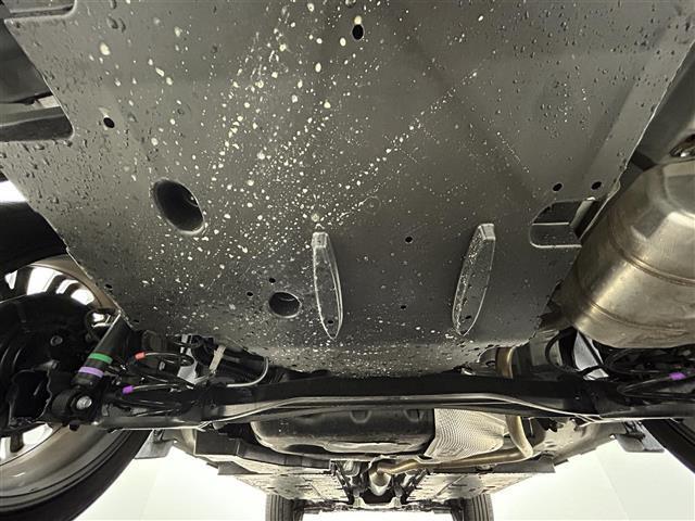 ヤリスクロス ハイブリッドＺ　純正８インチナビ　パノラミックビューモニター　シートヒーター　ステアリングヒーター　ドライブレコーダー　ビルトインＥＴＣ　ＬＥＤヘッドライト　オートハイビーム　ブラインドスポットモニター　スマートキー（23枚目）