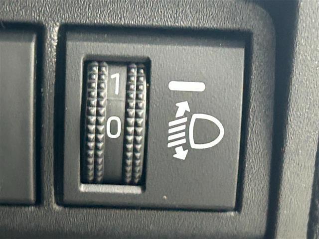 ヤリスクロス ハイブリッドＺ　純正８インチナビ　パノラミックビューモニター　シートヒーター　ステアリングヒーター　ドライブレコーダー　ビルトインＥＴＣ　ＬＥＤヘッドライト　オートハイビーム　ブラインドスポットモニター　スマートキー（26枚目）