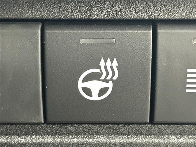 ヤリスクロス ハイブリッドＺ　純正８インチナビ　パノラミックビューモニター　シートヒーター　ステアリングヒーター　ドライブレコーダー　ビルトインＥＴＣ　ＬＥＤヘッドライト　オートハイビーム　ブラインドスポットモニター　スマートキー（27枚目）