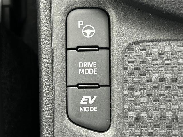 ヤリスクロス ハイブリッドＺ　純正８インチナビ　パノラミックビューモニター　シートヒーター　ステアリングヒーター　ドライブレコーダー　ビルトインＥＴＣ　ＬＥＤヘッドライト　オートハイビーム　ブラインドスポットモニター　スマートキー（30枚目）