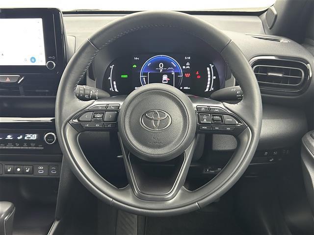 ヤリスクロス ハイブリッドＺ　純正８インチナビ　パノラミックビューモニター　シートヒーター　ステアリングヒーター　ドライブレコーダー　ビルトインＥＴＣ　ＬＥＤヘッドライト　オートハイビーム　ブラインドスポットモニター　スマートキー（35枚目）