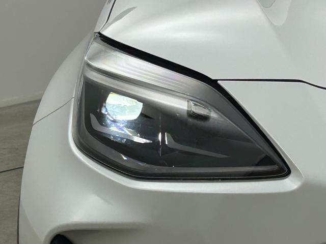 ヤリスクロス ハイブリッドＺ　純正８インチナビ　パノラミックビューモニター　シートヒーター　ステアリングヒーター　ドライブレコーダー　ビルトインＥＴＣ　ＬＥＤヘッドライト　オートハイビーム　ブラインドスポットモニター　スマートキー（62枚目）