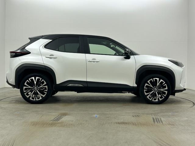 ヤリスクロス ハイブリッドＺ　純正８インチナビ　パノラミックビューモニター　シートヒーター　ステアリングヒーター　ドライブレコーダー　ビルトインＥＴＣ　ＬＥＤヘッドライト　オートハイビーム　ブラインドスポットモニター　スマートキー（67枚目）