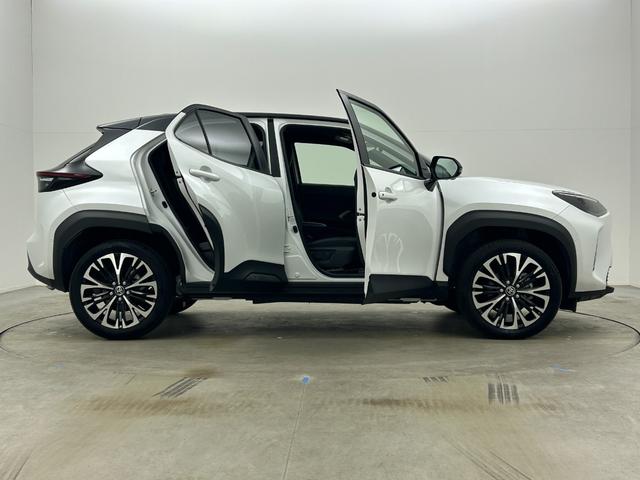 ヤリスクロス ハイブリッドＺ　純正８インチナビ　パノラミックビューモニター　シートヒーター　ステアリングヒーター　ドライブレコーダー　ビルトインＥＴＣ　ＬＥＤヘッドライト　オートハイビーム　ブラインドスポットモニター　スマートキー（68枚目）