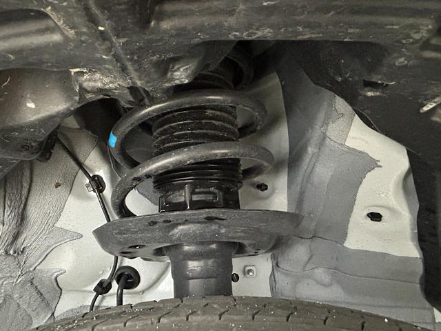 ヤリスクロス ハイブリッドＺ　純正８インチナビ　パノラミックビューモニター　シートヒーター　ステアリングヒーター　ドライブレコーダー　ビルトインＥＴＣ　ＬＥＤヘッドライト　オートハイビーム　ブラインドスポットモニター　スマートキー（77枚目）