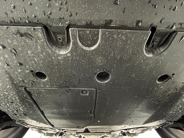 ヤリスクロス ハイブリッドＺ　純正８インチナビ　パノラミックビューモニター　シートヒーター　ステアリングヒーター　ドライブレコーダー　ビルトインＥＴＣ　ＬＥＤヘッドライト　オートハイビーム　ブラインドスポットモニター　スマートキー（78枚目）