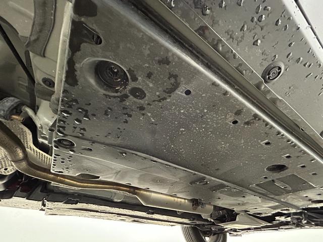 ヤリスクロス ハイブリッドＺ　純正８インチナビ　パノラミックビューモニター　シートヒーター　ステアリングヒーター　ドライブレコーダー　ビルトインＥＴＣ　ＬＥＤヘッドライト　オートハイビーム　ブラインドスポットモニター　スマートキー（79枚目）