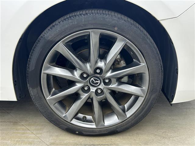 アクセラスポーツ ＸＤ　Ｌパッケージ　サンルーフ　ＢＯＳＥサウンド　純正ナビ　バックカメラ　レーダークルーズコントロール　衝突軽減ブレーキシステム　ＬＥＤヘッドライト　ビルトインＥＴＣ　シートヒーター　パドルシフト　ステアリングヒーター（15枚目）