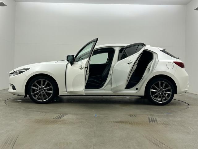 アクセラスポーツ ＸＤ　Ｌパッケージ　サンルーフ　ＢＯＳＥサウンド　純正ナビ　バックカメラ　レーダークルーズコントロール　衝突軽減ブレーキシステム　ＬＥＤヘッドライト　ビルトインＥＴＣ　シートヒーター　パドルシフト　ステアリングヒーター（70枚目）