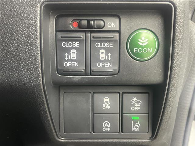 オデッセイ アブソルート・２０ｔｈアニバーサリー　フリップダウンモニター　全方位カメラ　両側パワースライドドア　純正ナビ　衝突軽減ブレーキ　ビルトインＥＴＣ　ＬＥＤヘッドライト　ドライブレコーダー　パーキングアシスト　レーダークルーズコントロール（5枚目）