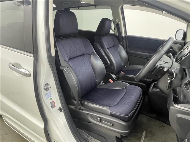 オデッセイ アブソルート・２０ｔｈアニバーサリー　フリップダウンモニター　全方位カメラ　両側パワースライドドア　純正ナビ　衝突軽減ブレーキ　ビルトインＥＴＣ　ＬＥＤヘッドライト　ドライブレコーダー　パーキングアシスト　レーダークルーズコントロール（8枚目）